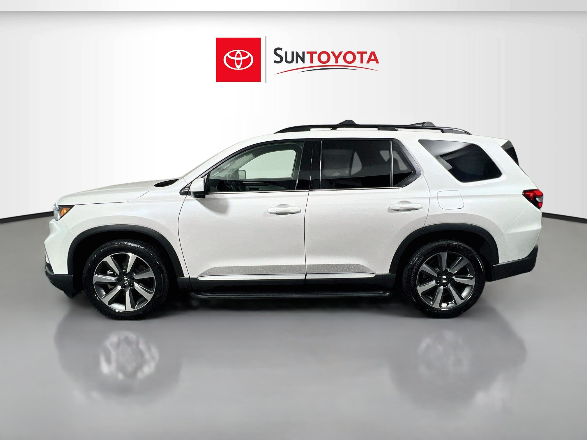 Used 2025 Honda Pilot Elite image 7