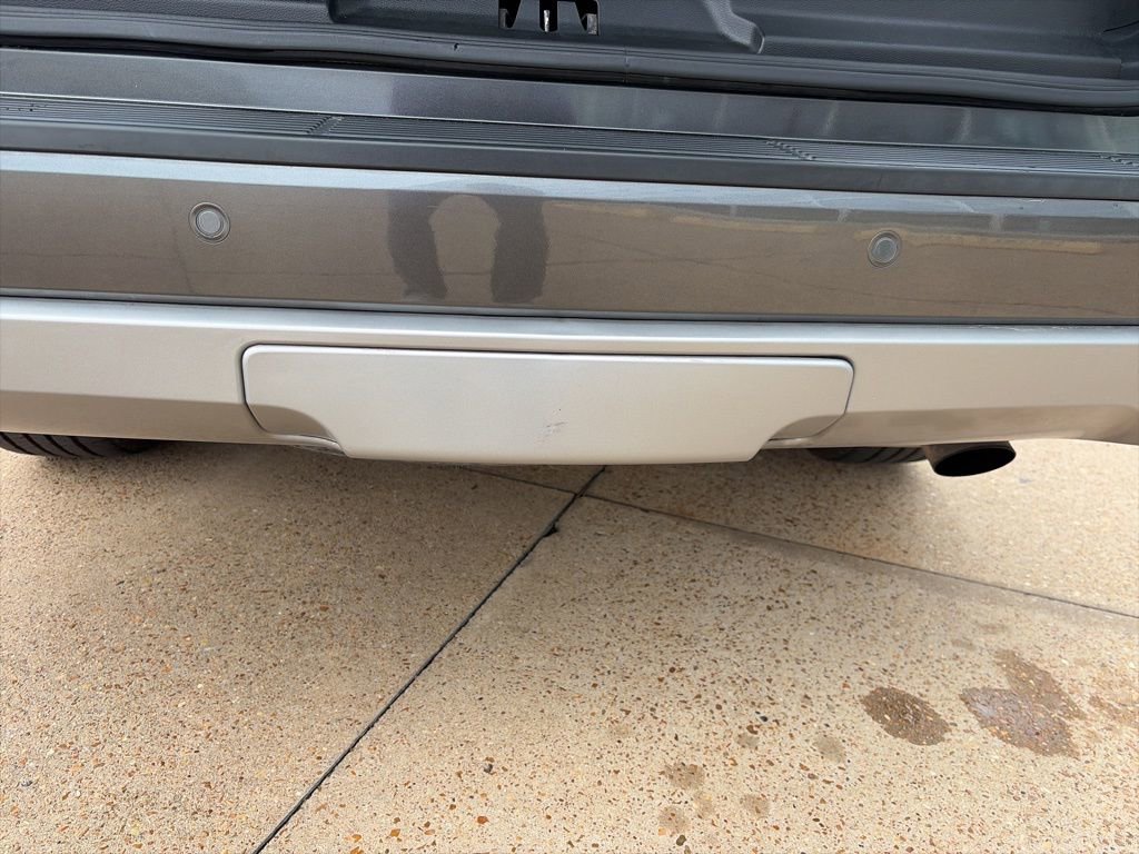 Used 2021 Ford Expedition XLT image 11