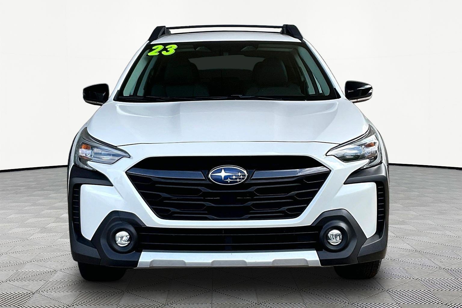 Used 2023 Subaru Outback Limited AWD/4WD image 2