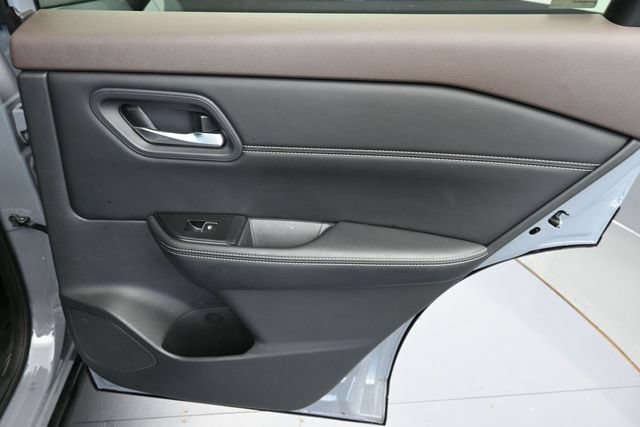 Used 2023 Nissan Rogue SL FWD image 32