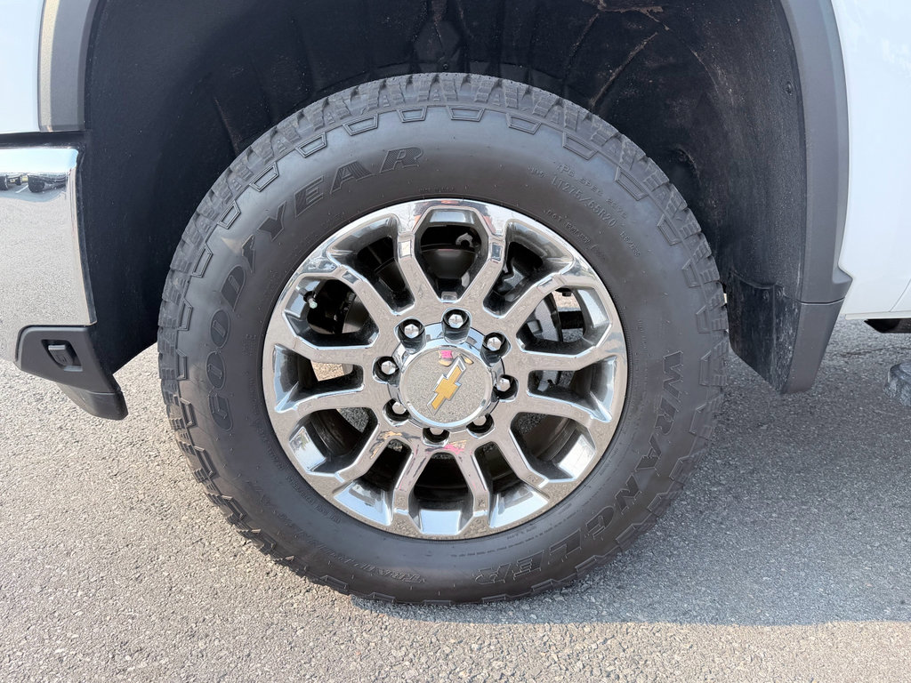 Used 2026 Chevrolet Silverado 2500 LTZ w/ LTZ Premium Package image 36