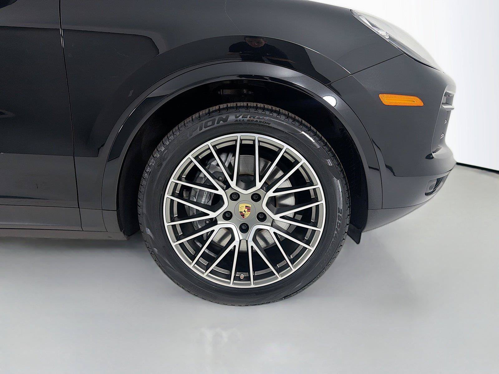 Certified 2023 Porsche Cayenne Platinum Edition AWD/4WD image 30