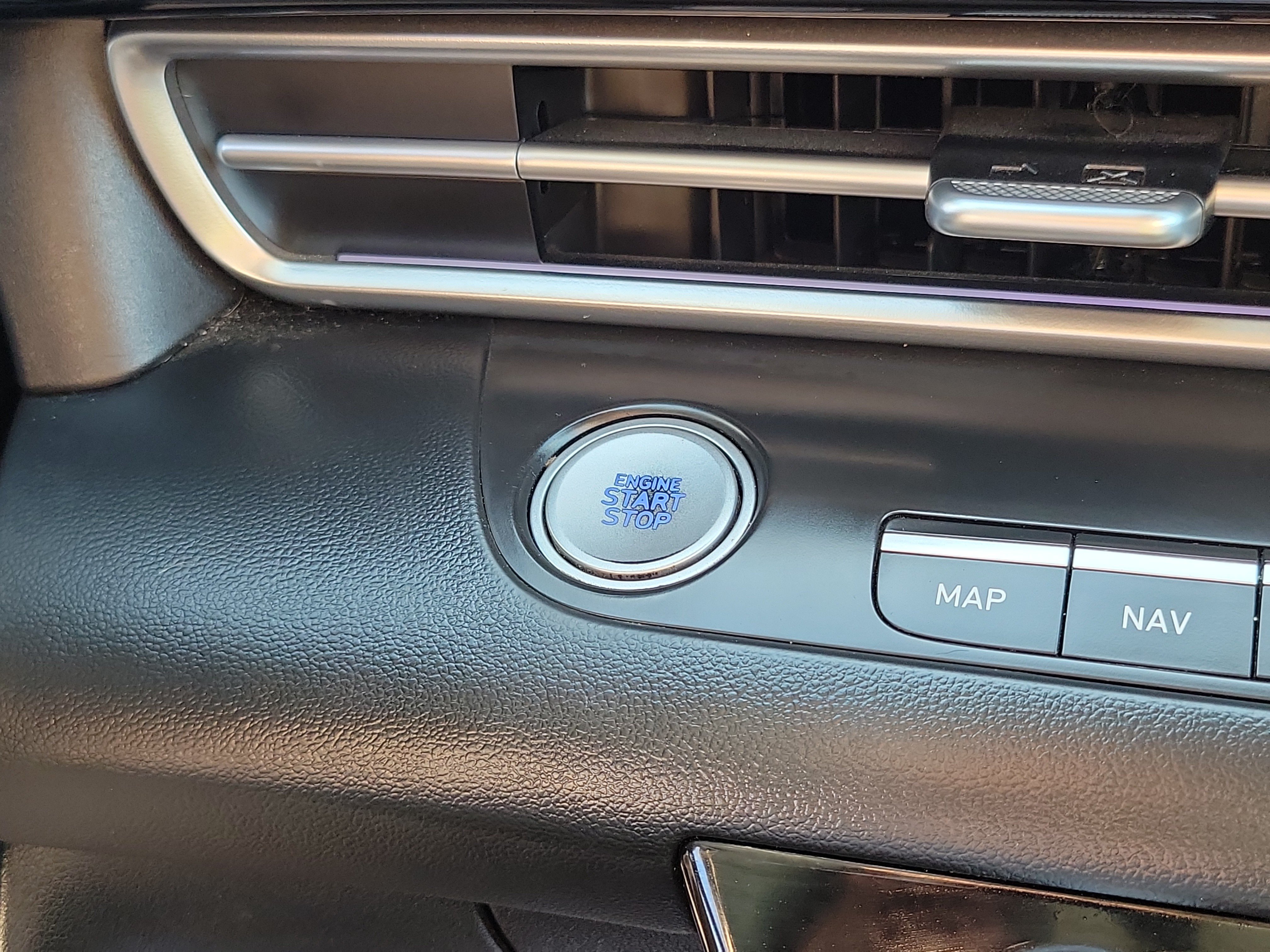 Certified 2024 Hyundai Elantra SEL FWD image 16