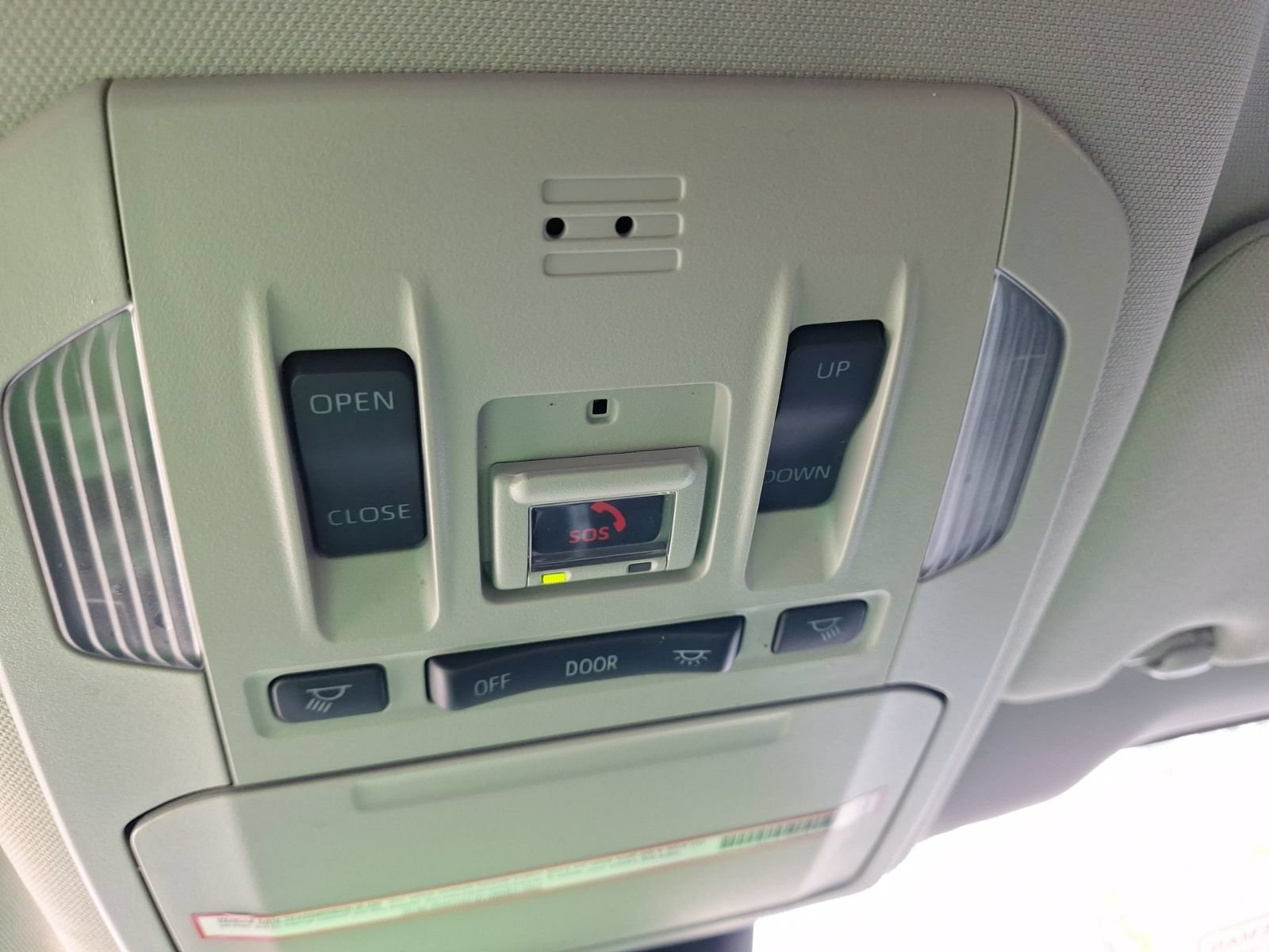 Used 2022 Toyota Highlander XLE FWD image 29