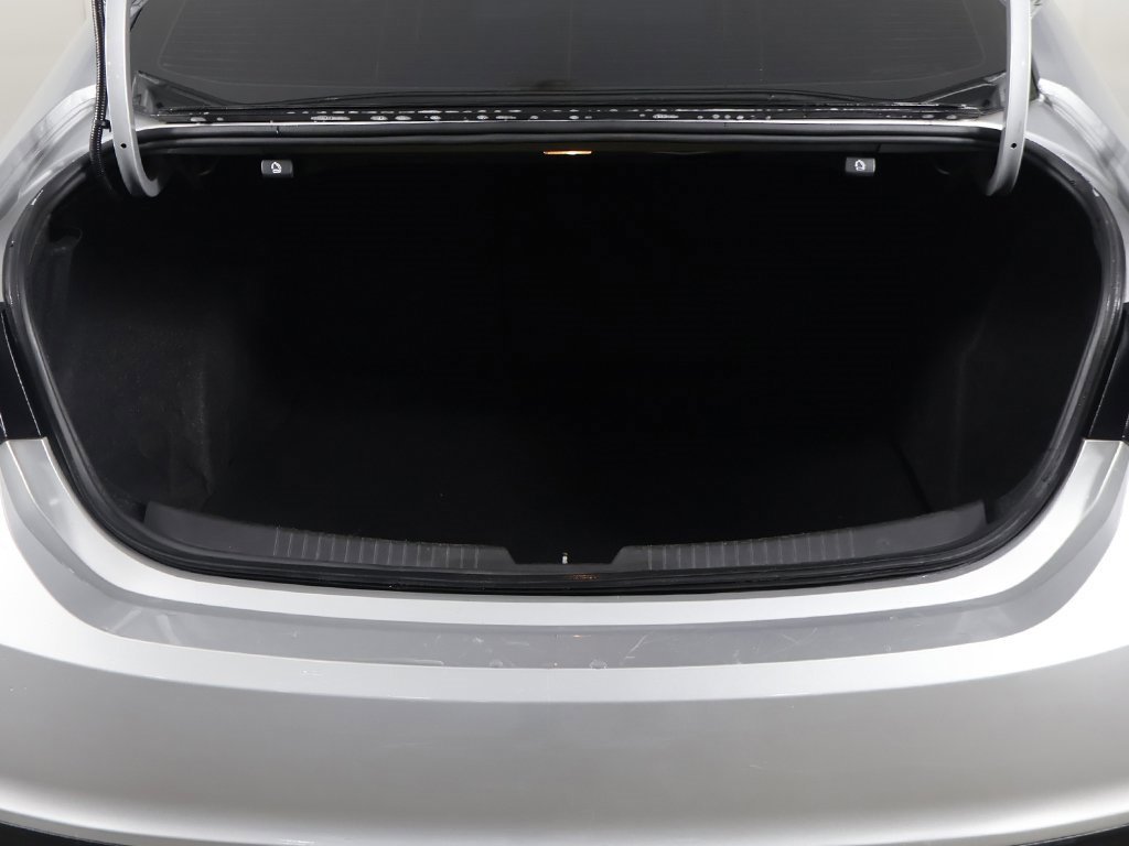 Used 2021 Chevrolet Malibu LT image 18