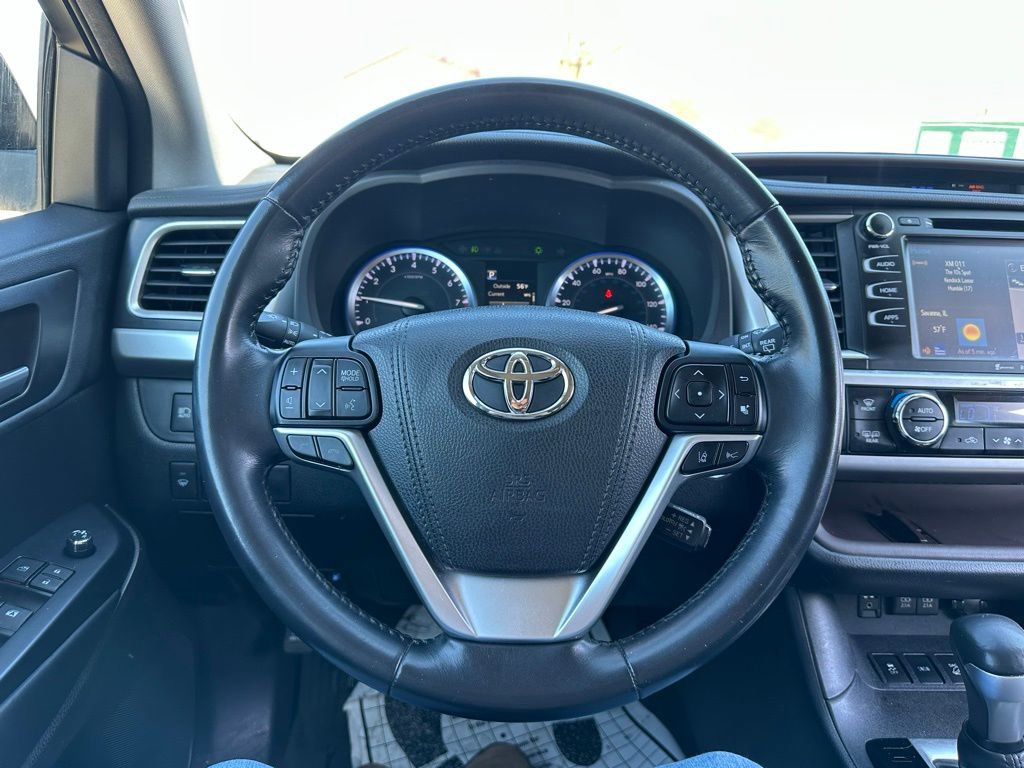 Used 2017 Toyota Highlander XLE image 32