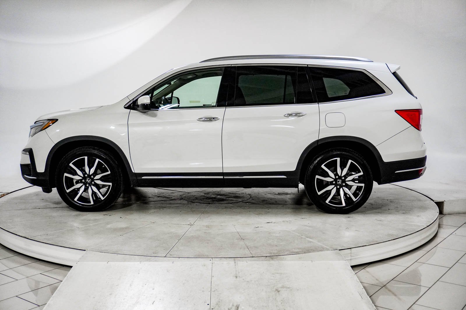 Used 2020 Honda Pilot Touring image 5