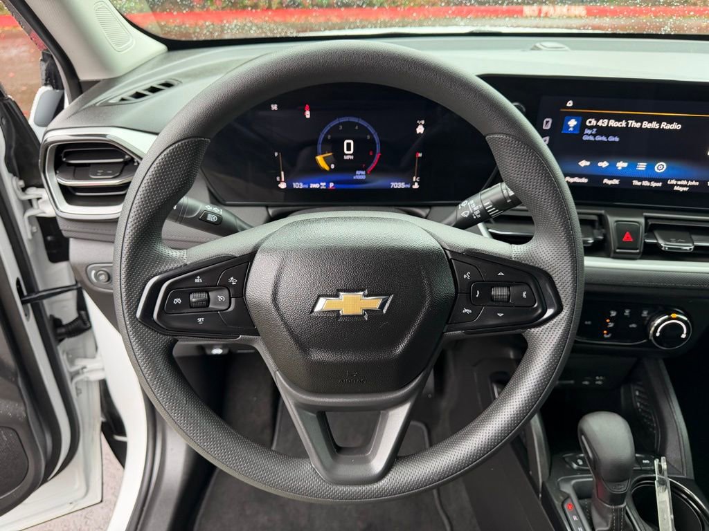 Used 2025 Chevrolet TrailBlazer LS w/ LS Convenience Package AWD/4WD image 18