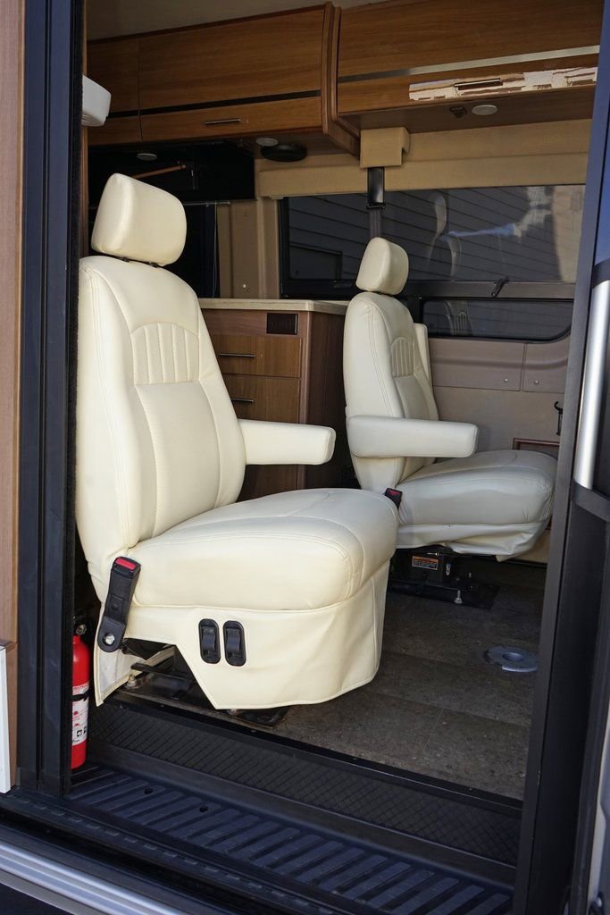 Used 2015 Mercedes-Benz Sprinter 3500 image 24