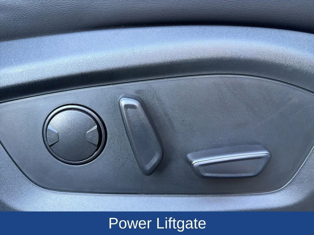 Used 2023 Ford Explorer XLT w/ Equipment Group 202A image 33