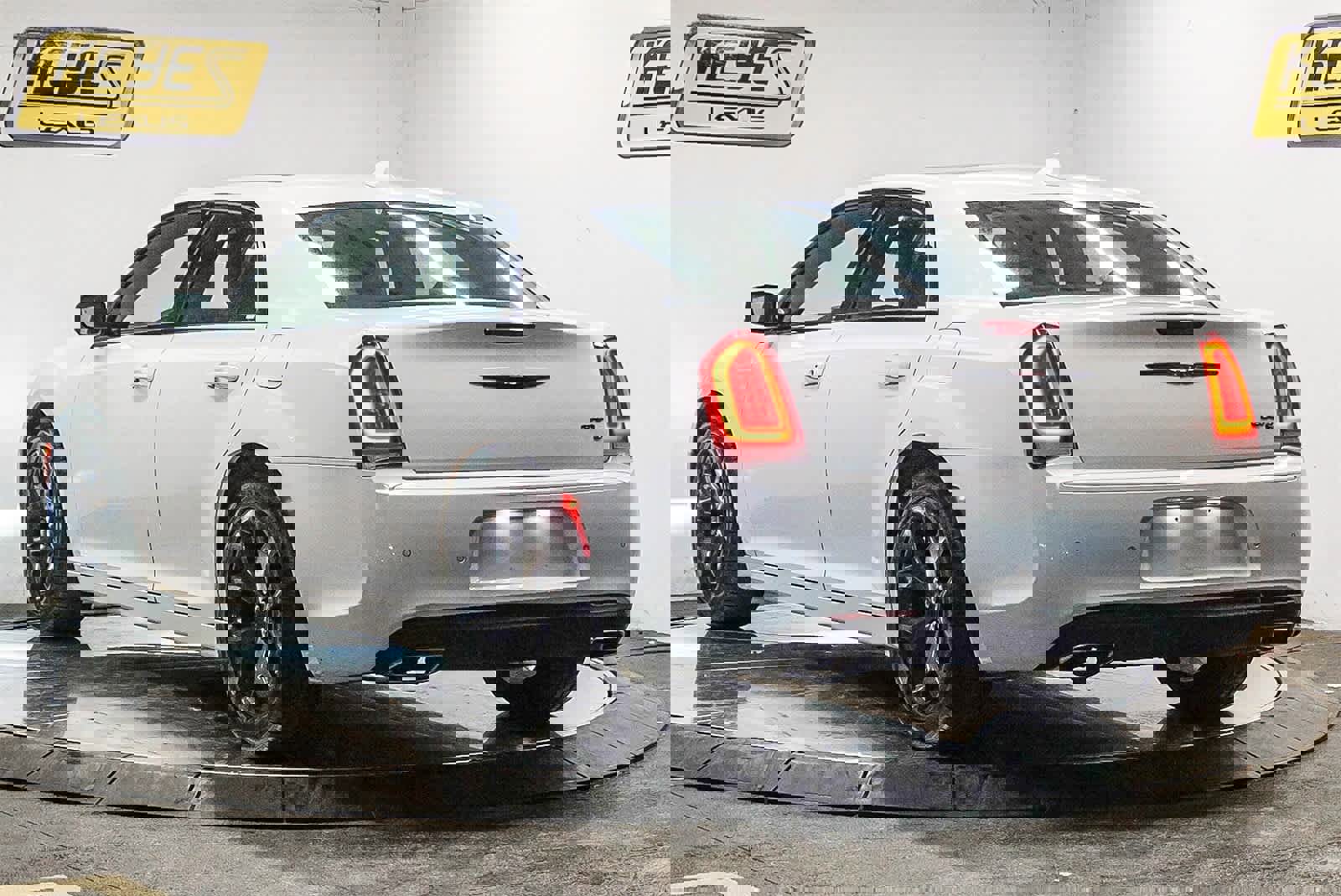 Used 2022 Chrysler 300 S image 2