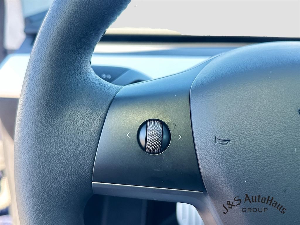 Used 2023 Tesla Model 3 Performance image 13