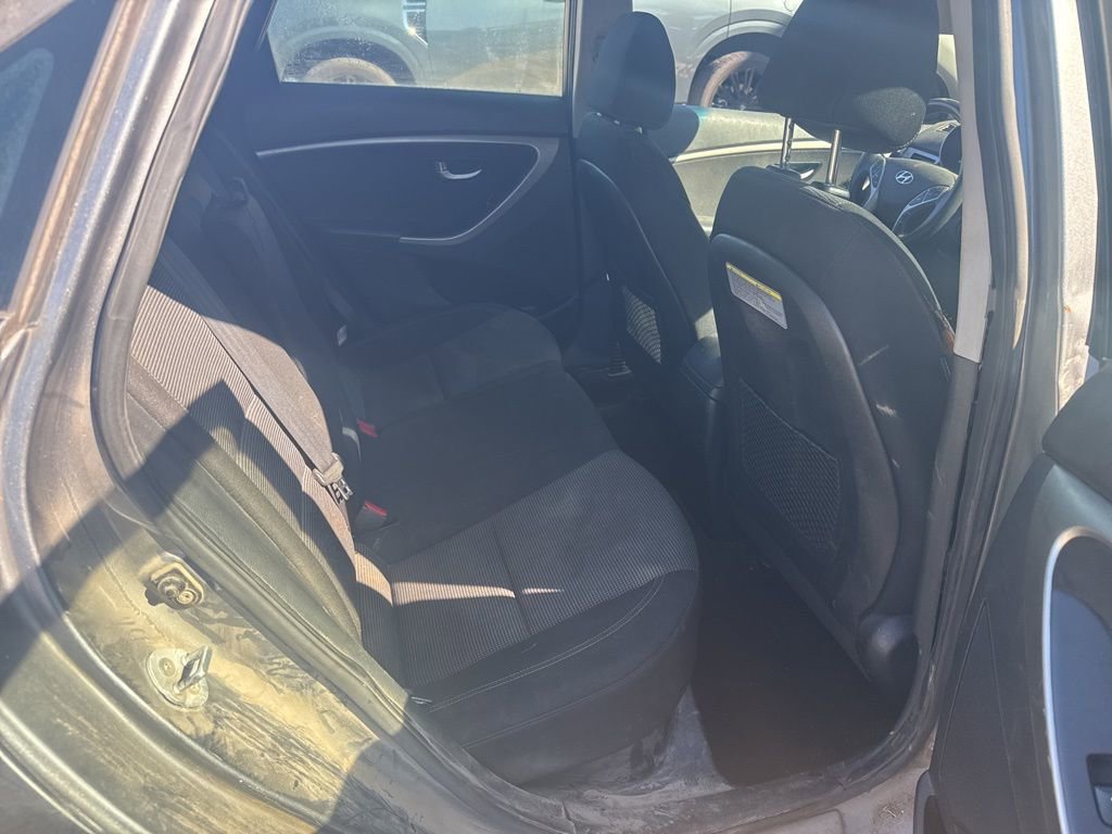 Used 2017 Hyundai Elantra GT image 12