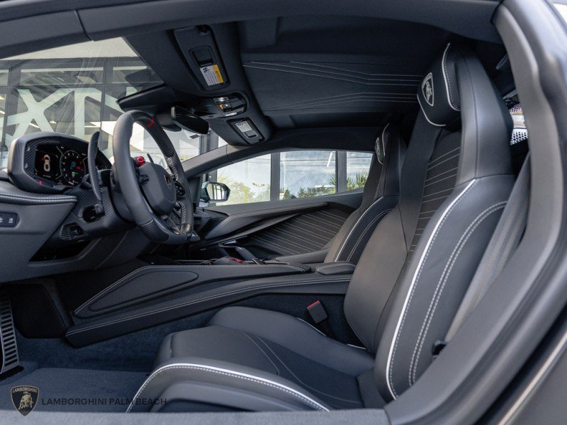 Used 2026 Lamborghini Revuelto AWD/4WD image 18