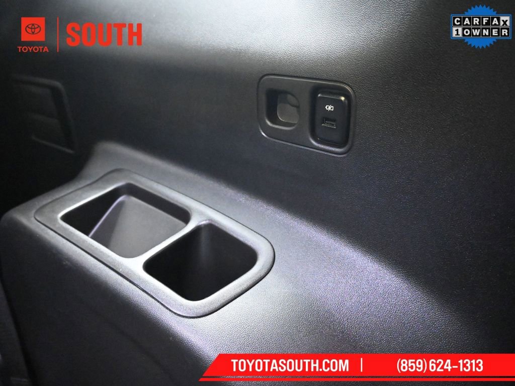 Used 2023 GMC Acadia SLE w/ Driver Convenience Package image 26