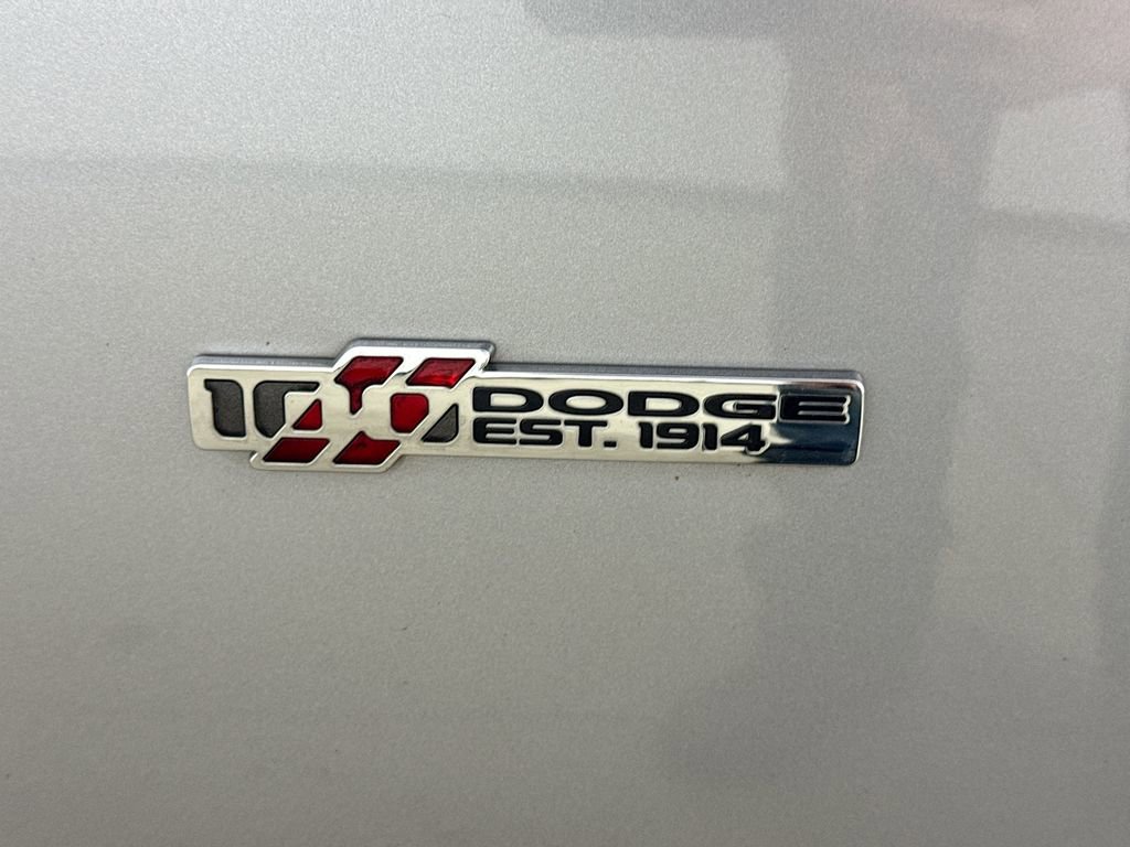 Used 2014 Dodge Challenger SXT RWD image 27