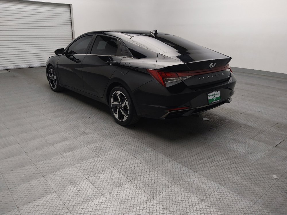 Used 2022 Hyundai Elantra Limited w/ Cargo Package FWD image 5