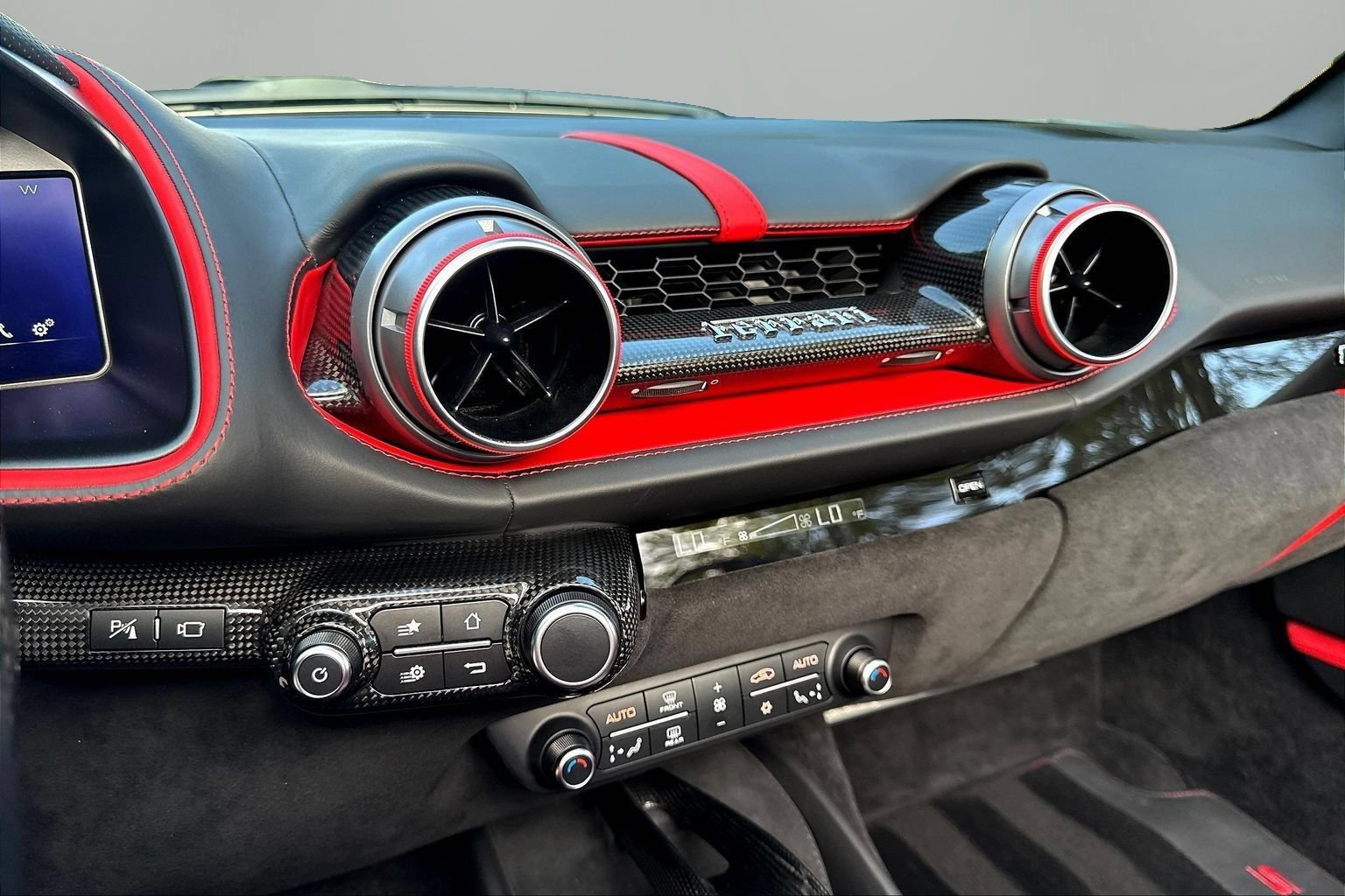 Used 2022 Ferrari 812 GTS RWD image 10