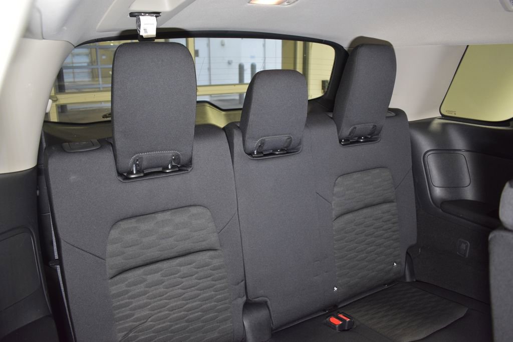 Used 2023 Nissan Pathfinder SV image 39