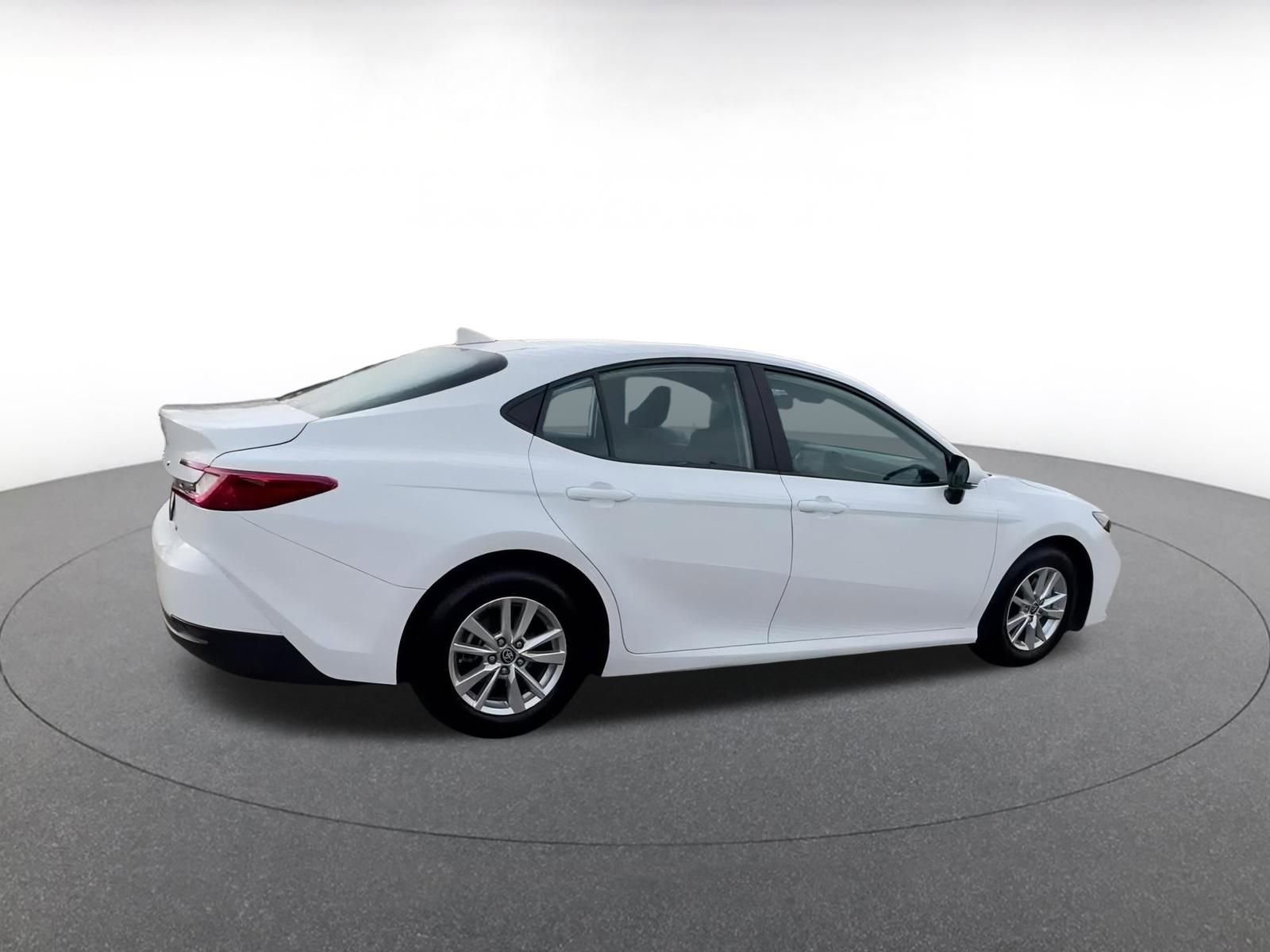 Used 2025 Toyota Camry LE image 15