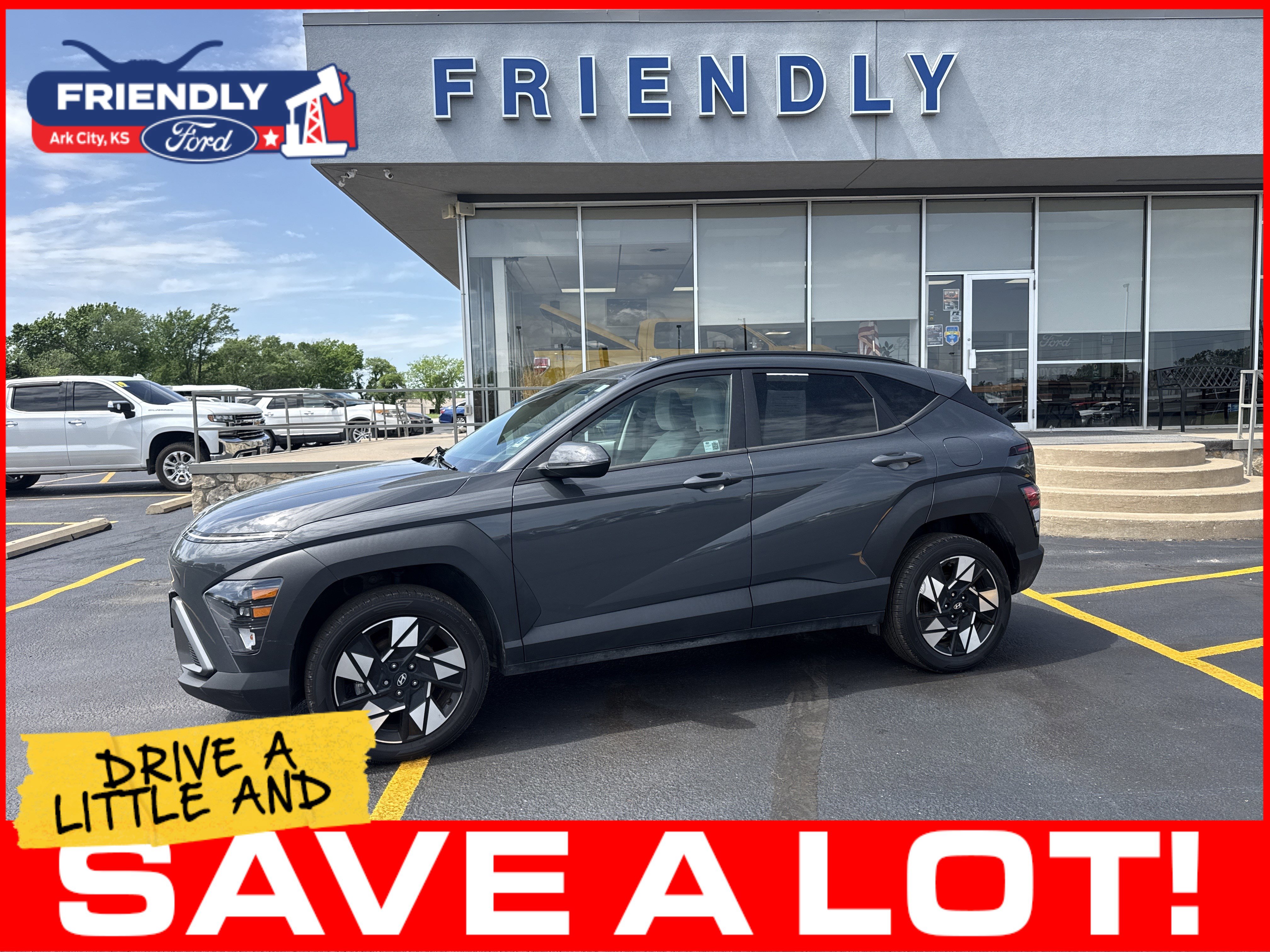 Used 2024 Hyundai Kona SEL AWD/4WD image 2