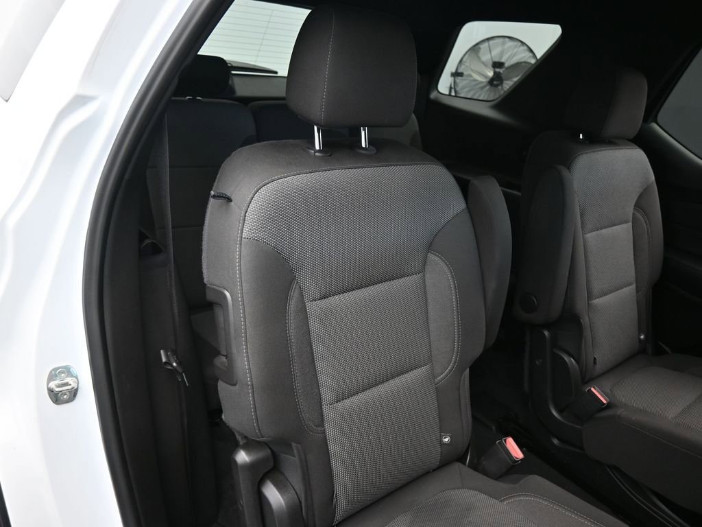 Used 2023 Chevrolet Traverse LT image 39