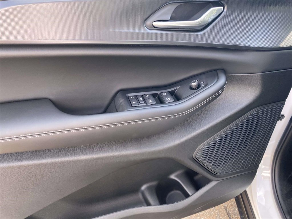 New 2025 Jeep Grand Cherokee Laredo image 11