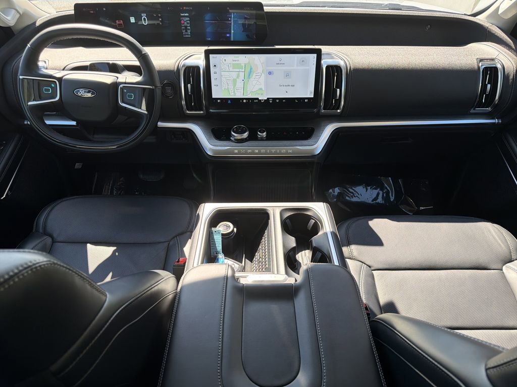 Used 2025 Ford Expedition Platinum image 16