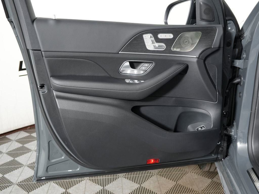 New 2026 Mercedes-Benz GLS 450 4MATIC image 26