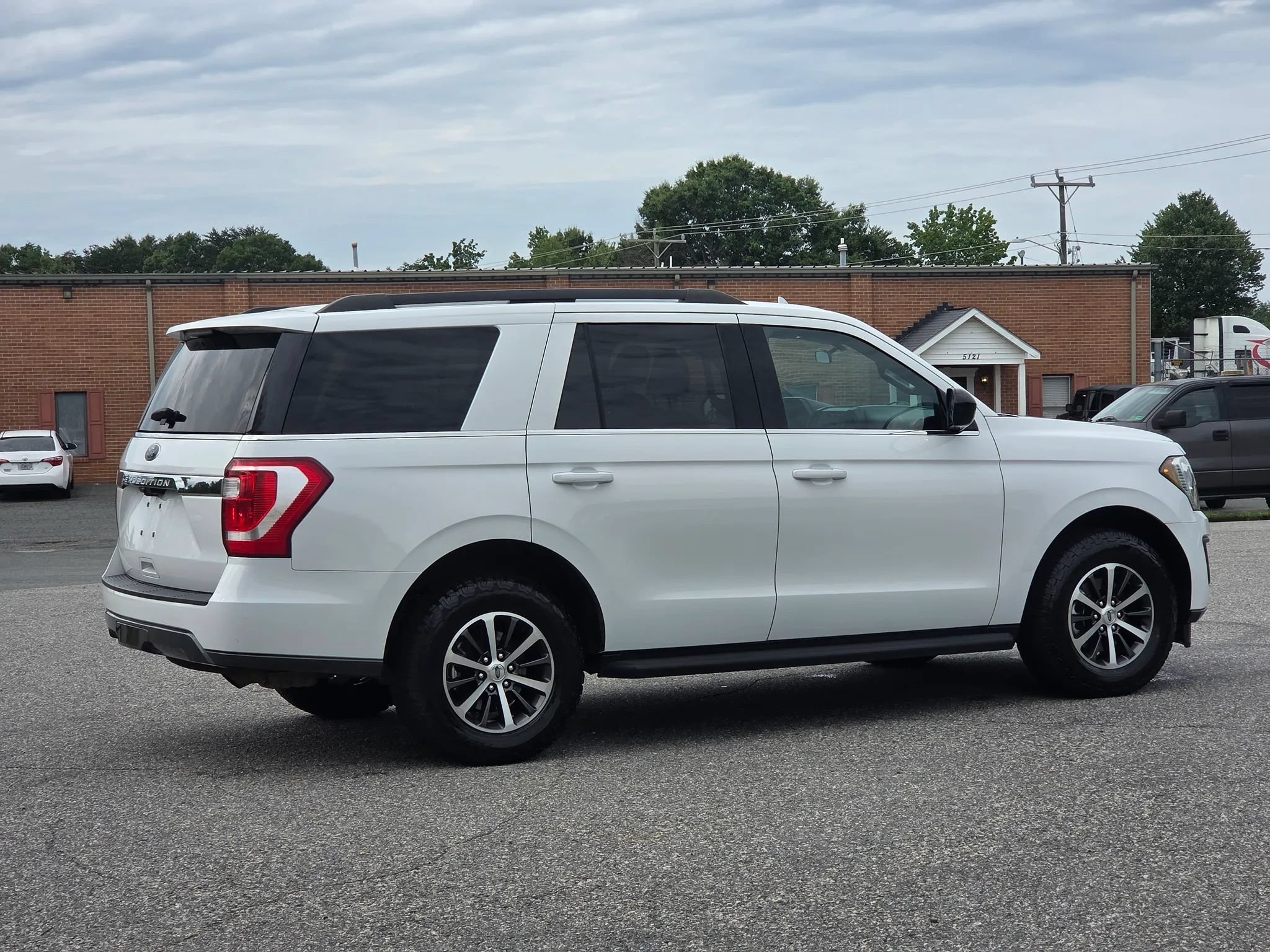 Used 2021 Ford Expedition XL AWD/4WD image 12