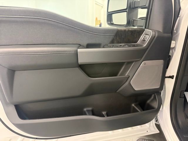 New 2026 Ford F350 4x4 Crew Cab Super Duty image 12