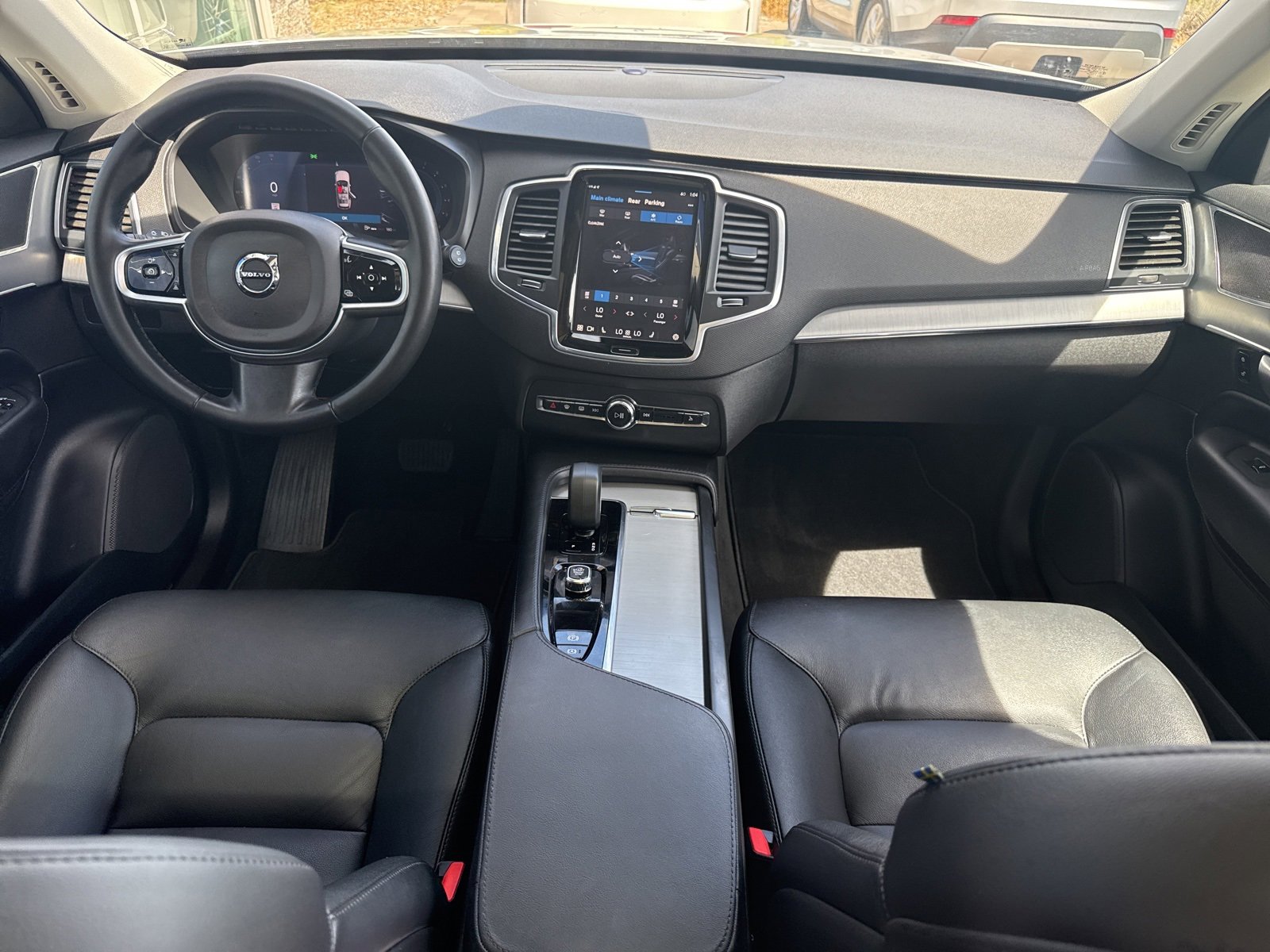 Used 2025 Volvo XC90 B5 Core image 19