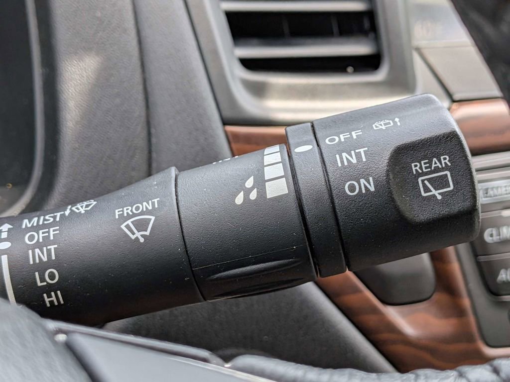 Used 2017 Nissan Pathfinder Platinum image 30