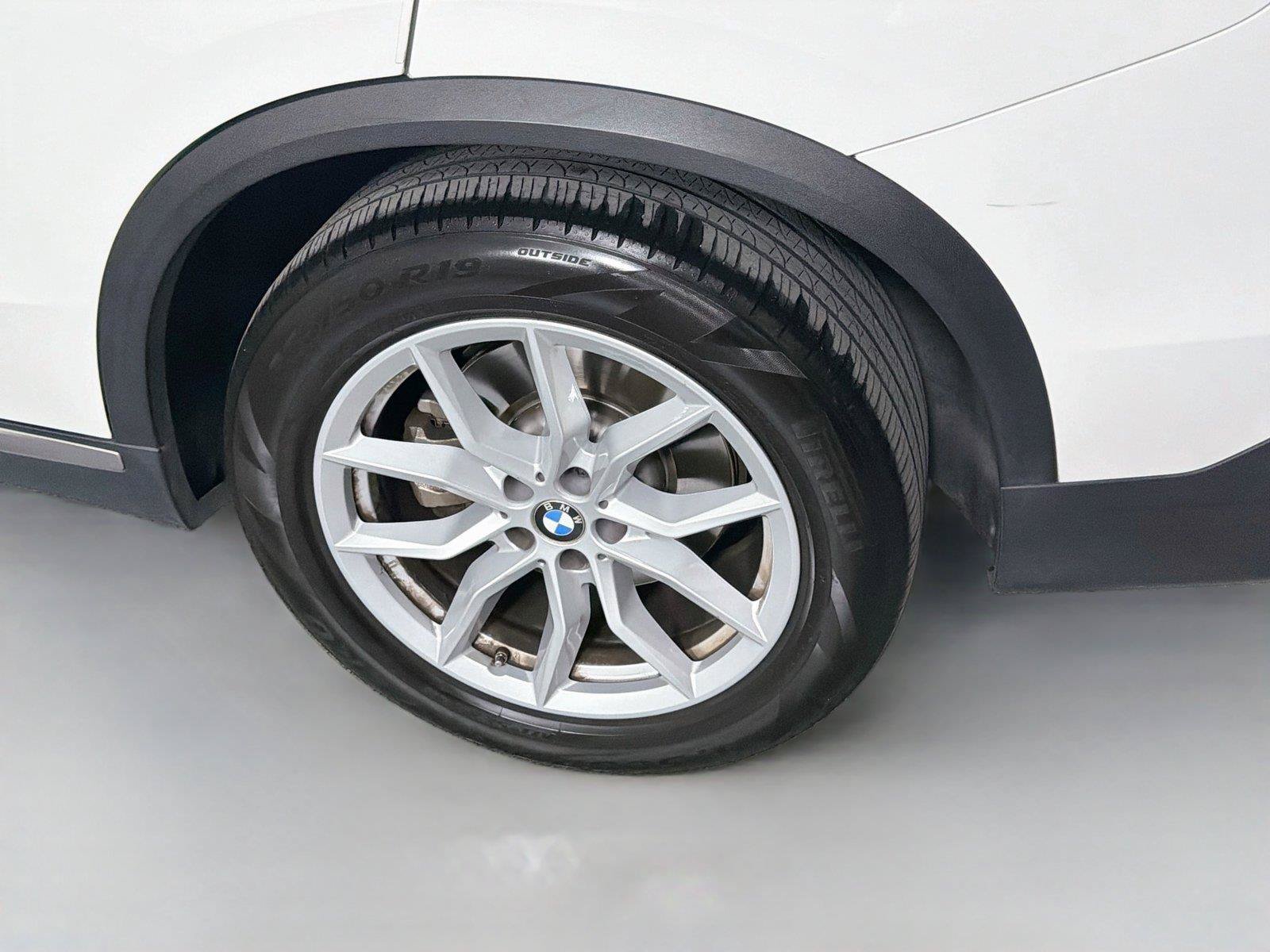 Used 2022 BMW X5 xDrive40i w/ Premium Package AWD/4WD image 32