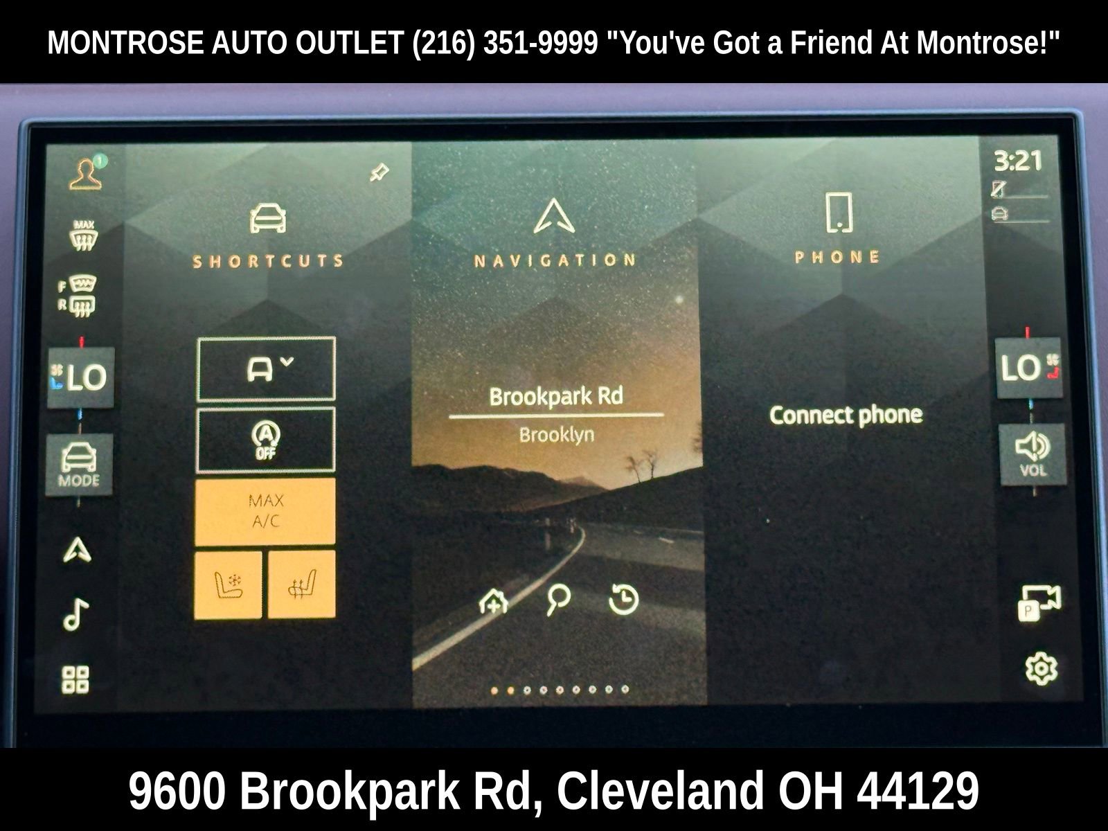 New 2026 Land Rover Range Rover SE image 24