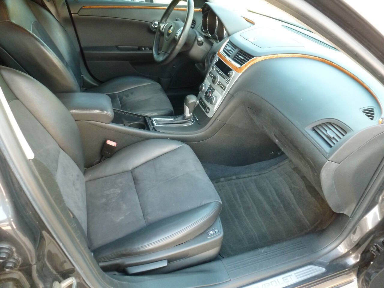 Used 2011 Chevrolet Malibu LT w/ HFV6 Engine Package FWD image 11