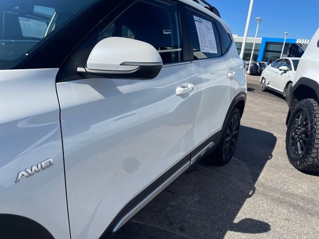 Used 2023 Kia Seltos Nightfall Edition image 5