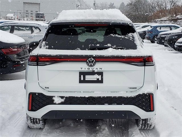 New 2026 Volkswagen Tiguan SE R-Line image 4