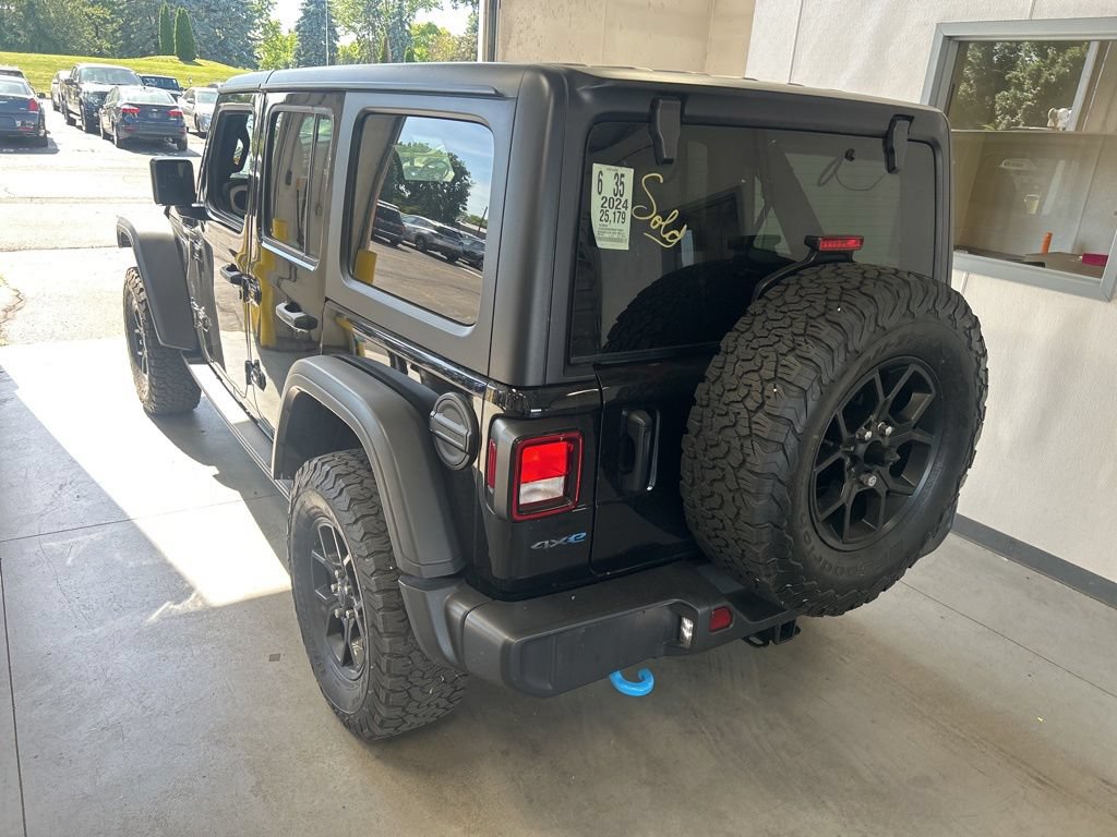 Used 2024 Jeep Wrangler Unlimited AWD/4WD image 6