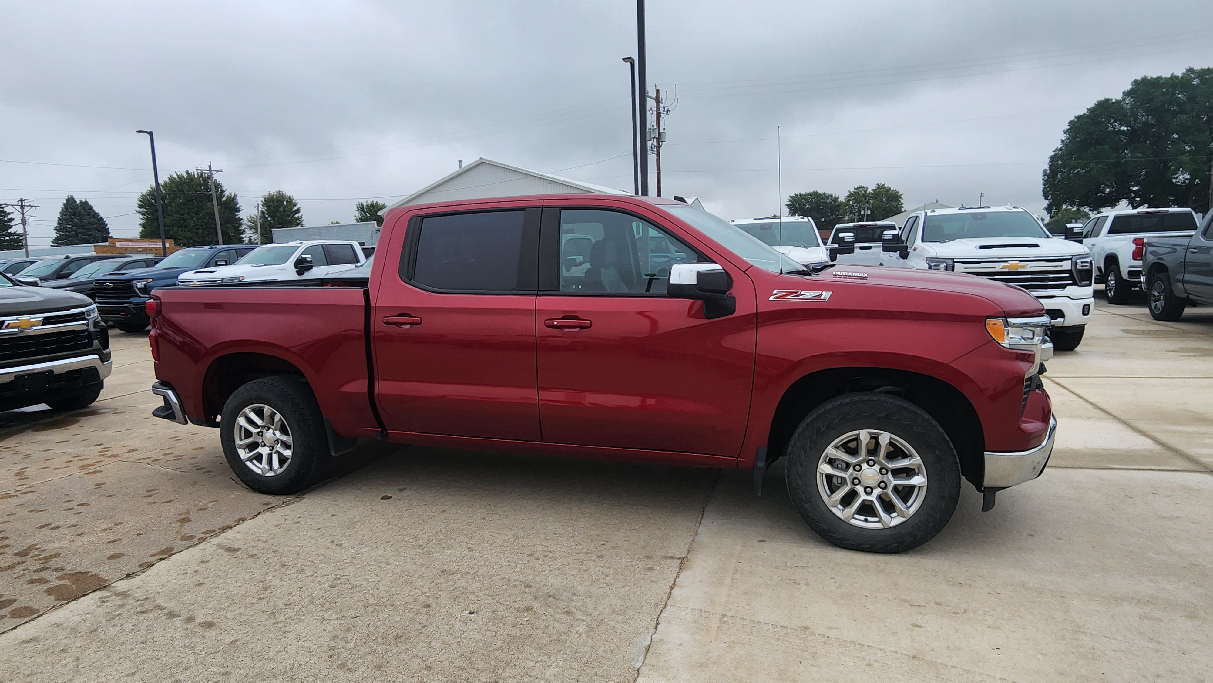 Certified 2024 Chevrolet Silverado 1500 LT w/ Z71 Off-Road Package AWD/4WD image 4