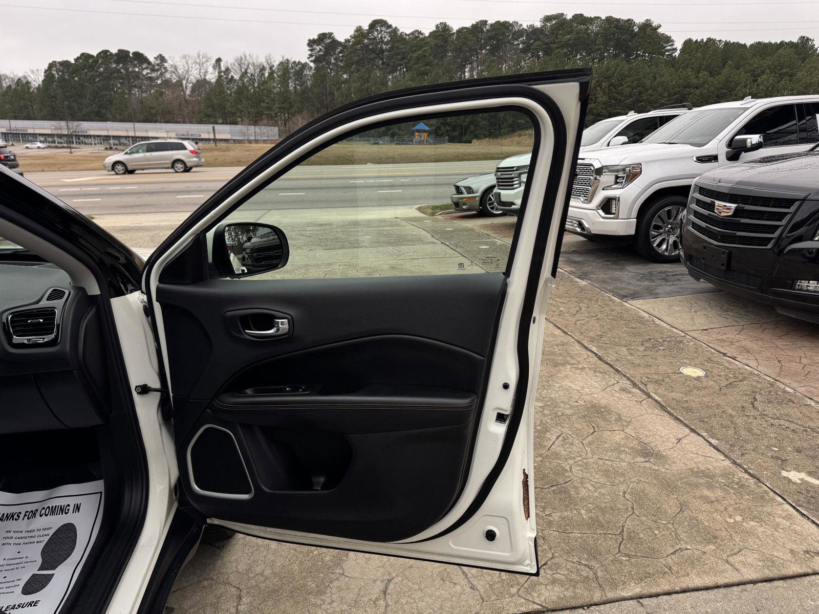 Used 2019 Jeep Compass Limited w/ Safety & Security Group image 15