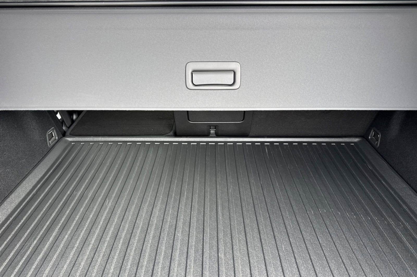 Certified 2026 Volvo XC60 B5 Plus w/ Climate Package PRO image 15