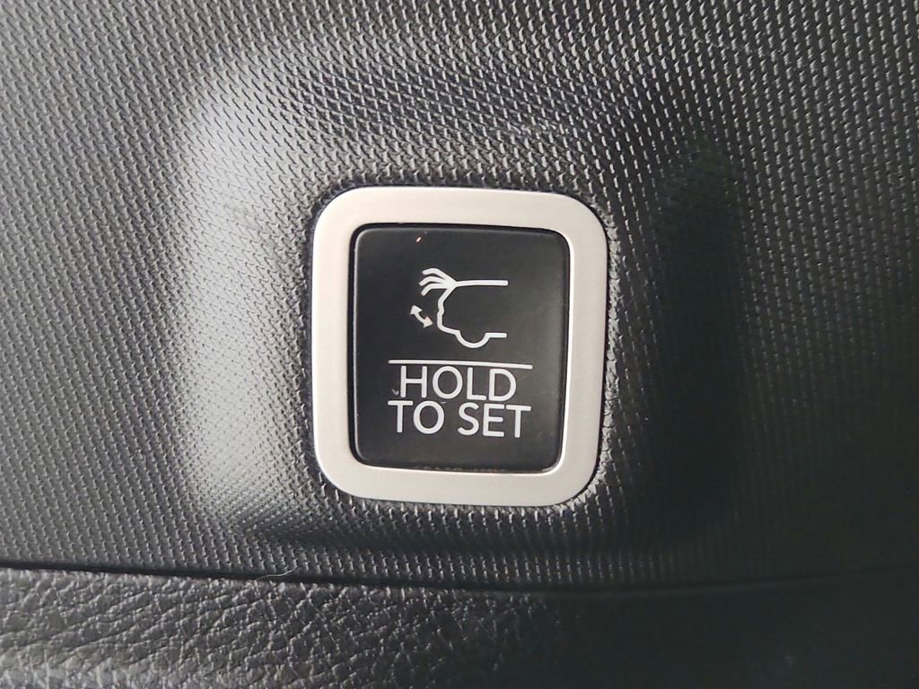 Used 2023 Jeep Grand Cherokee Overland image 38