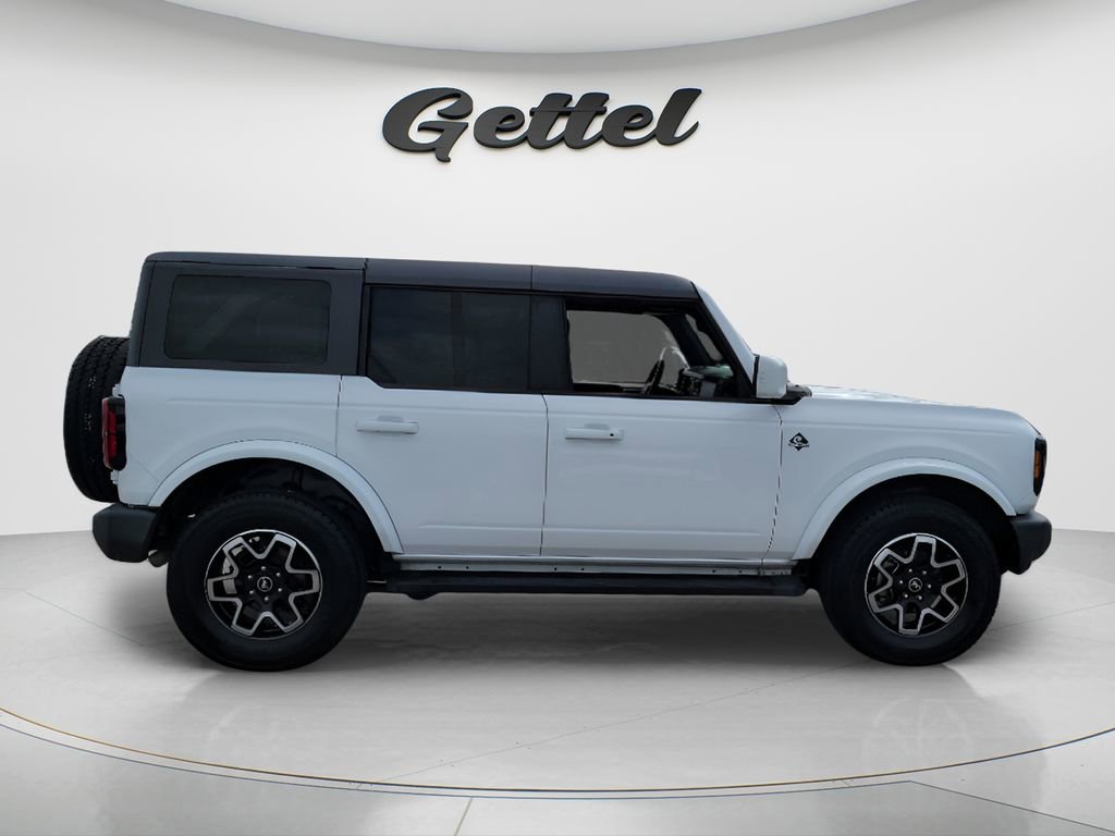 Used 2023 Ford Bronco Outer Banks image 3