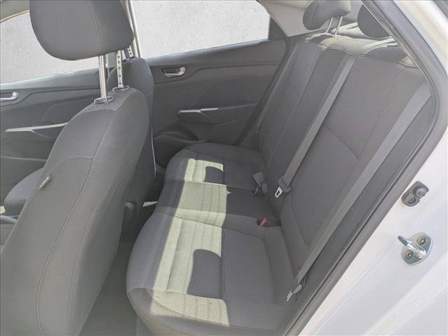 Used 2020 Hyundai Accent SE w/ Cargo Package FWD image 12