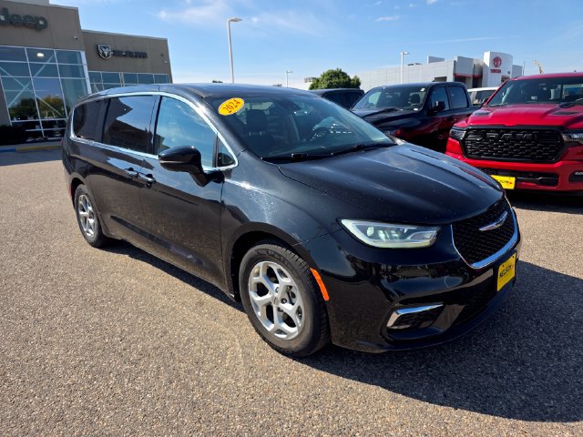 Used 2024 Chrysler Pacifica Limited FWD image 5