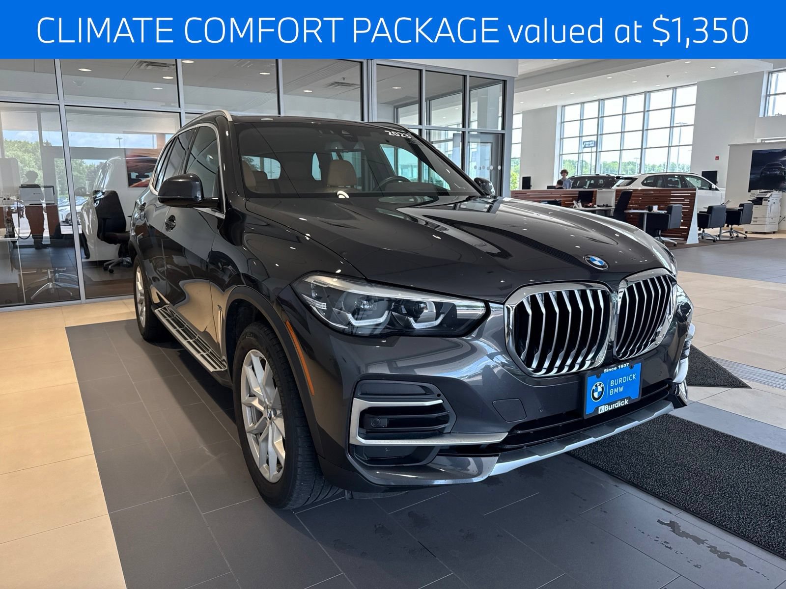 Used 2023 BMW X5 xDrive40i w/ Luxury Seating Package AWD/4WD image 3