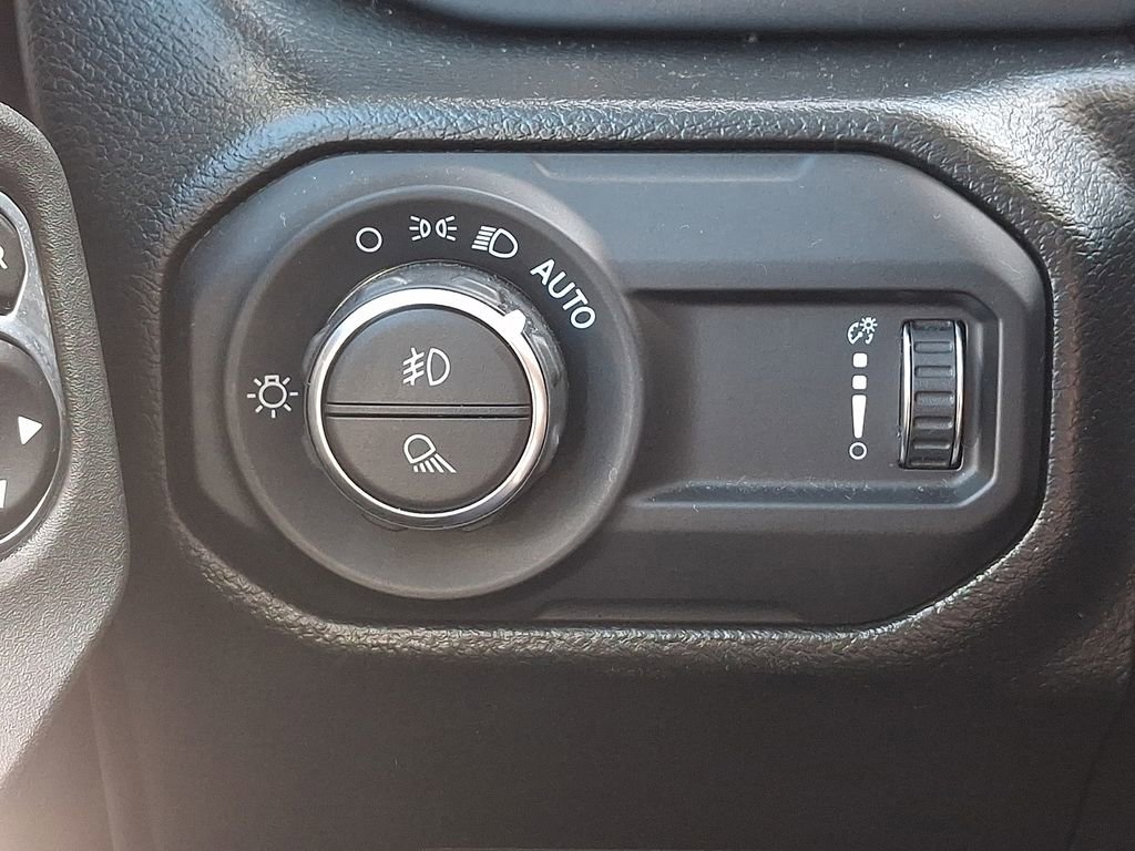 Used 2023 Jeep Gladiator Sport image 22