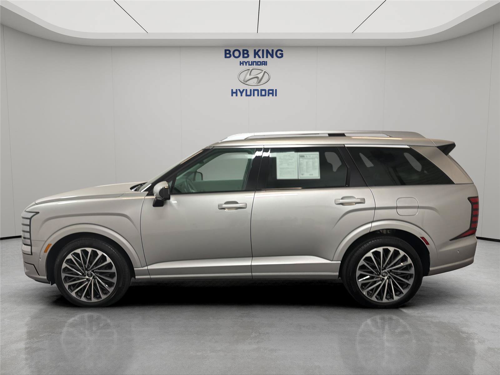 Certified 2026 Hyundai Palisade Calligraphy AWD/4WD image 2