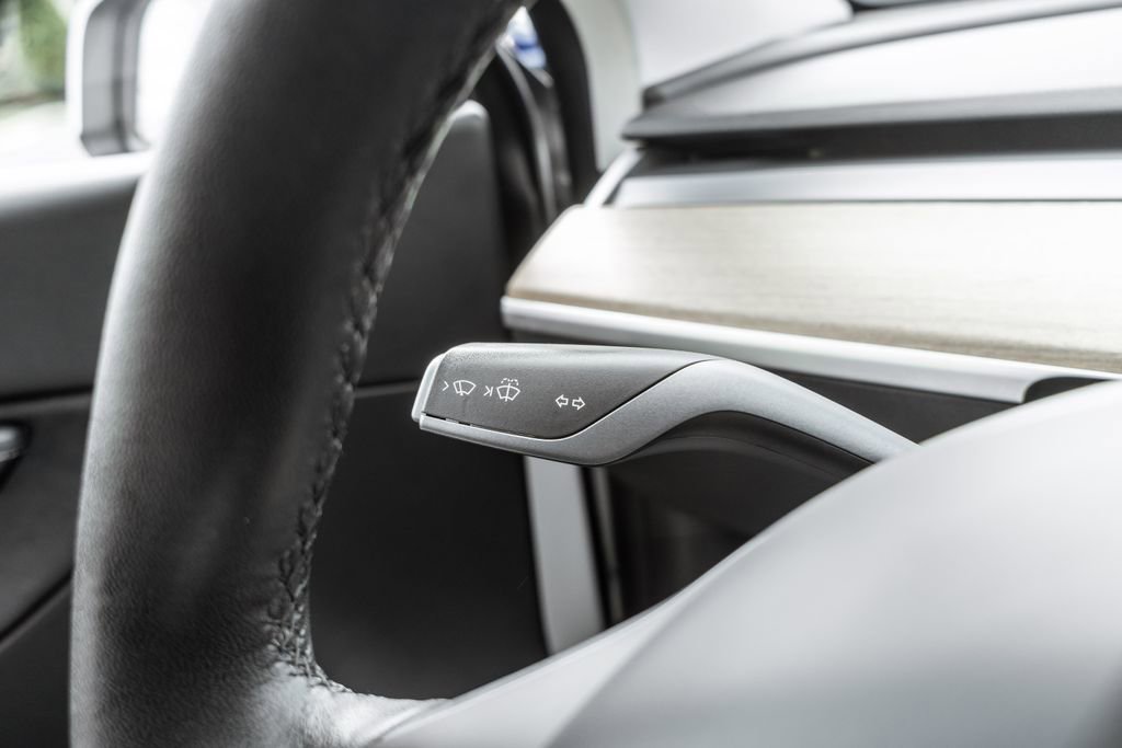 Used 2021 Tesla Model Y Long Range image 21